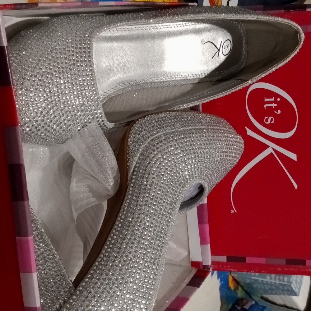 Ladies Heels, Silver, size 9.5, sparkle
